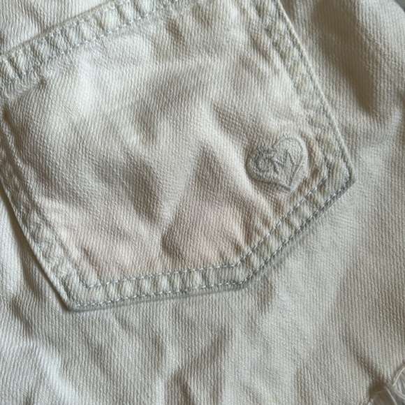 Embroidered High Waisted shorts - Picture 3 of 7
